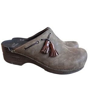 Dansko Shannon Clogs Mules Size 40 Tassels Brown Nubuck Leather Excellent Soles